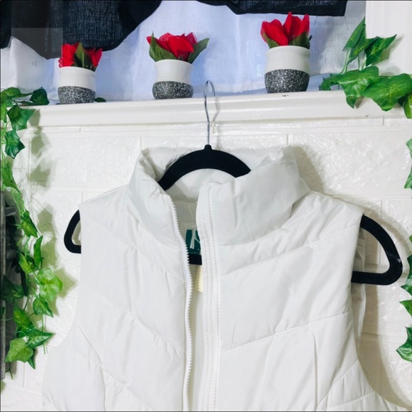 💙2/$40💙NWT Aeropostale White Zip Up Bubble Vest Size Medium - Picture 5 of 11